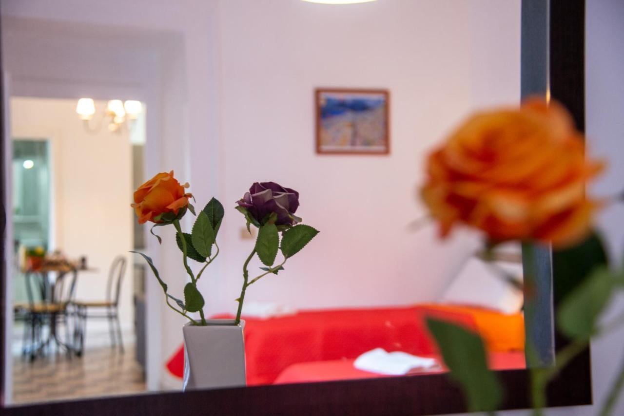 Domus Anticaglia By Domusextra Apartment Napoli Exterior foto